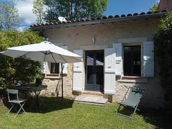 Maison En Pierre Restauree Avec Jardin オーシュ エクステリア 写真